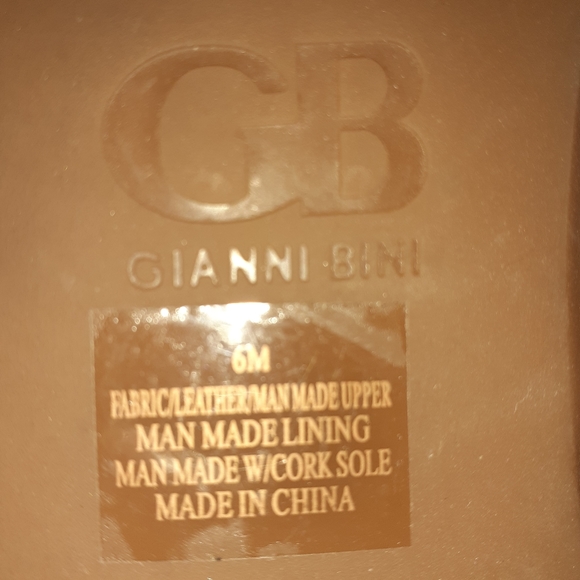 Adorable Sandals - Picture 4 of 5